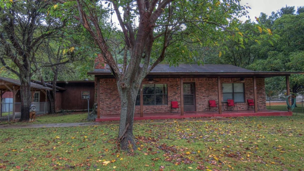 Riverstone Cabins Hotel Leakey Екстериор снимка