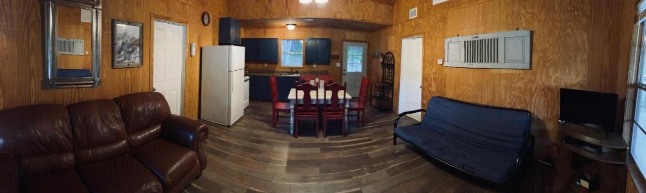 Riverstone Cabins Hotel Leakey Екстериор снимка